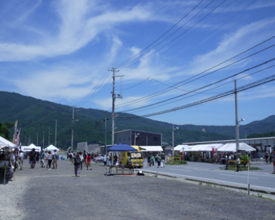 雄勝「店こ屋」(うに祭り会場)