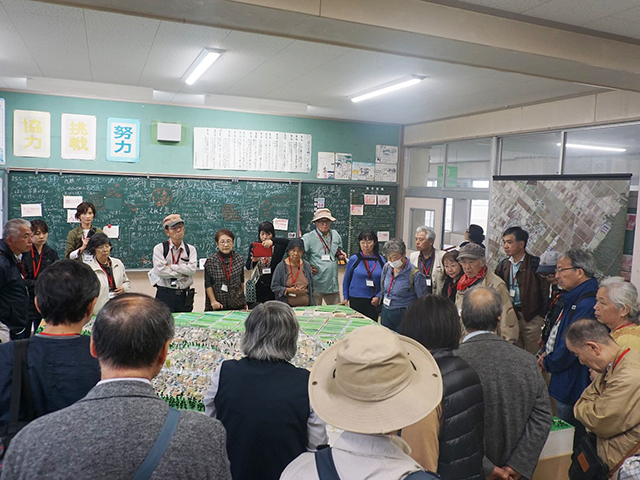 校内展示視察